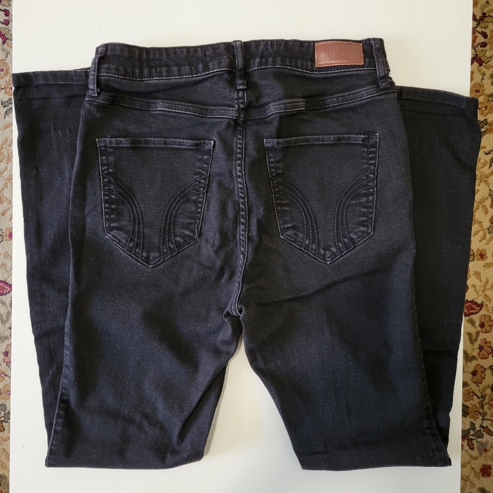 Hollister Ultra High-Rise Super Skinny Black Jean (Size 30)